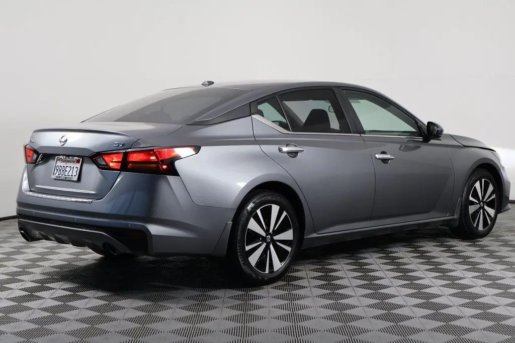 2022 Nissan Altima 2.5 SV photo 4