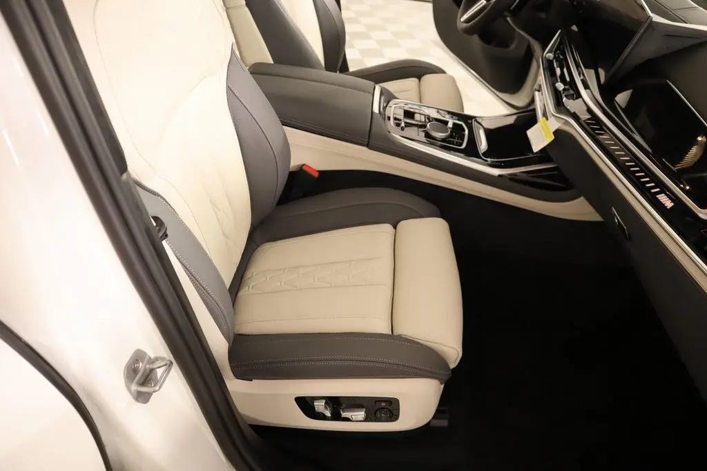 2026 Bmw X7 M60i photo 11