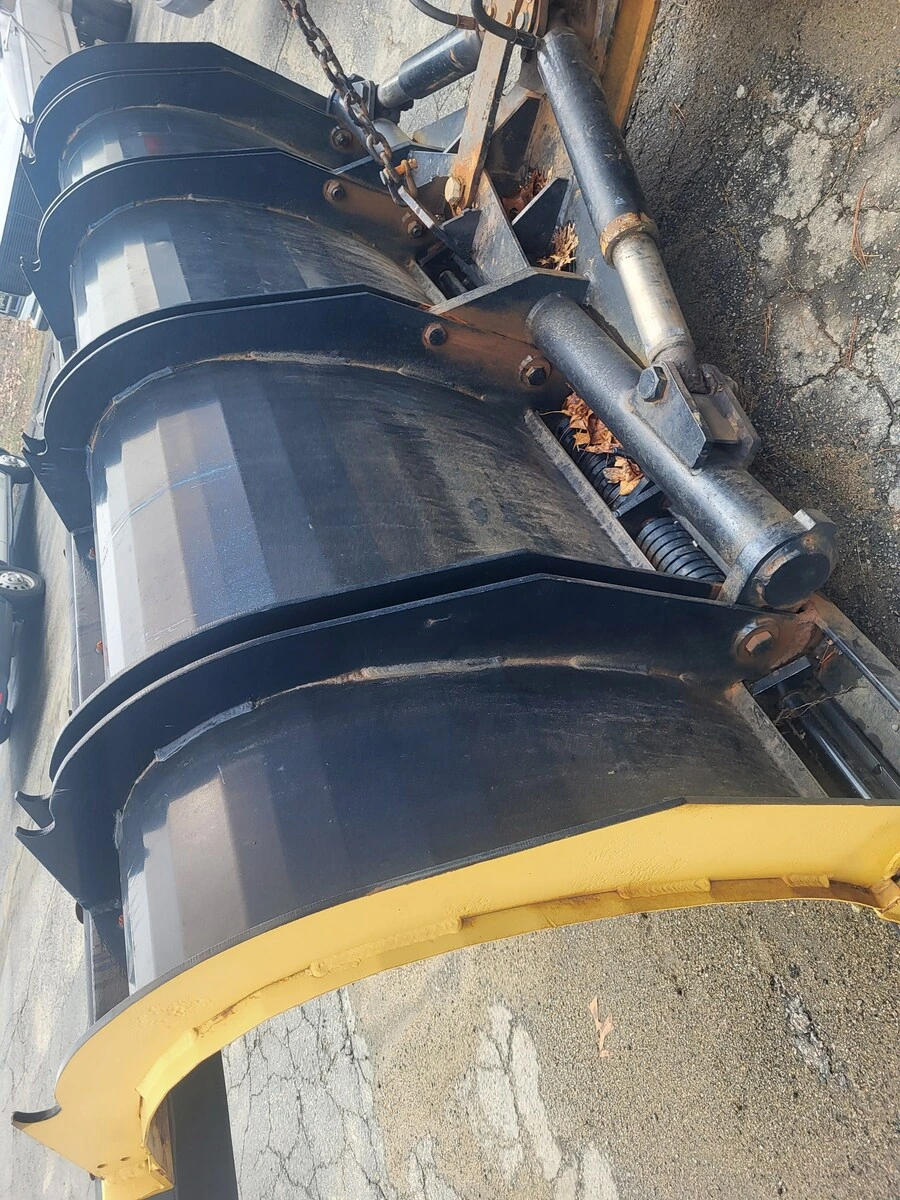 2005 International - image 18