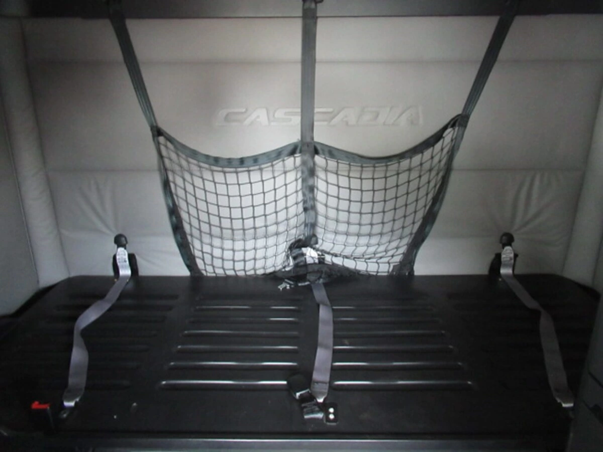 2020 Freightliner Cascadia - image 15