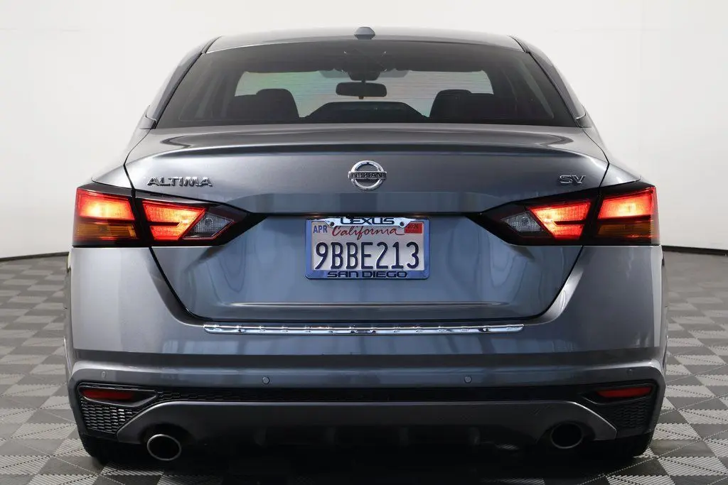 2022 Nissan Altima 2.5 SV photo 5