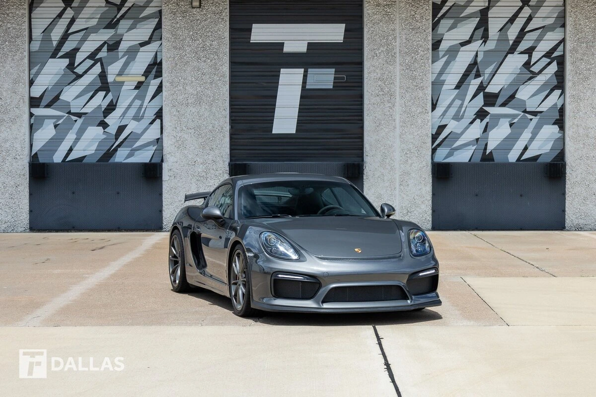 2016 Porsche Cayman GT4's photo
