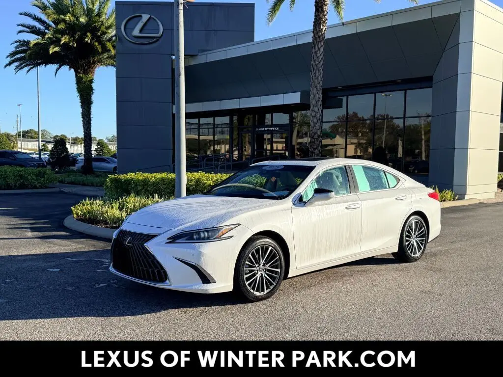 2025 Lexus ES 350's photo
