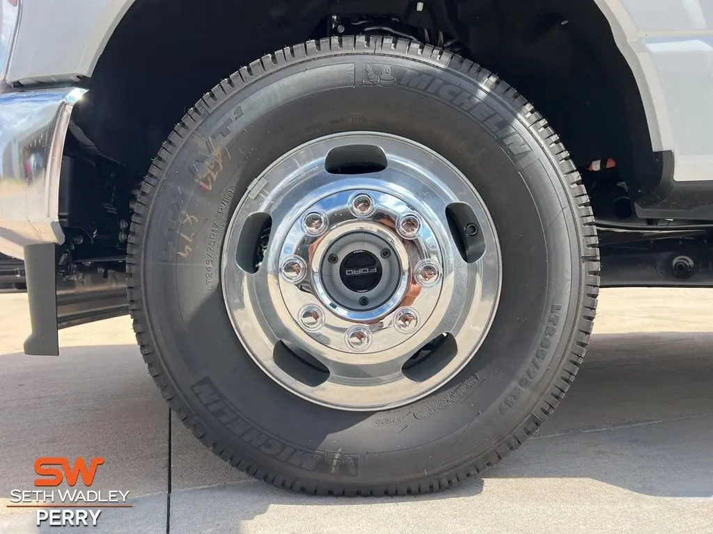 2026 Ford F-350 photo 10