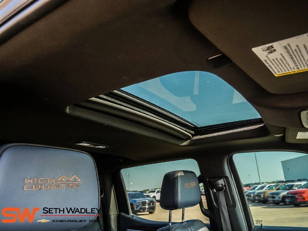 2022 Chevrolet Silverado 1500 High Country - Photo 19