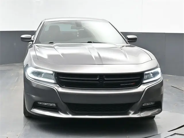 2015 Dodge Charger SXT photo 3