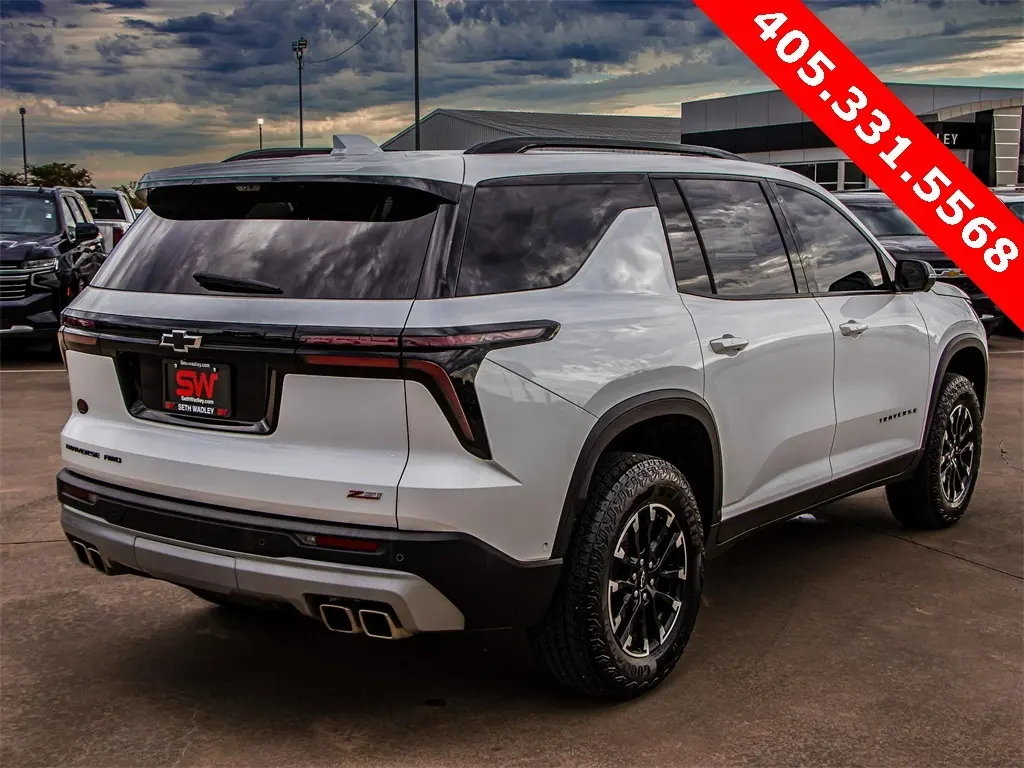 2024 Chevrolet Traverse Z71 photo 8
