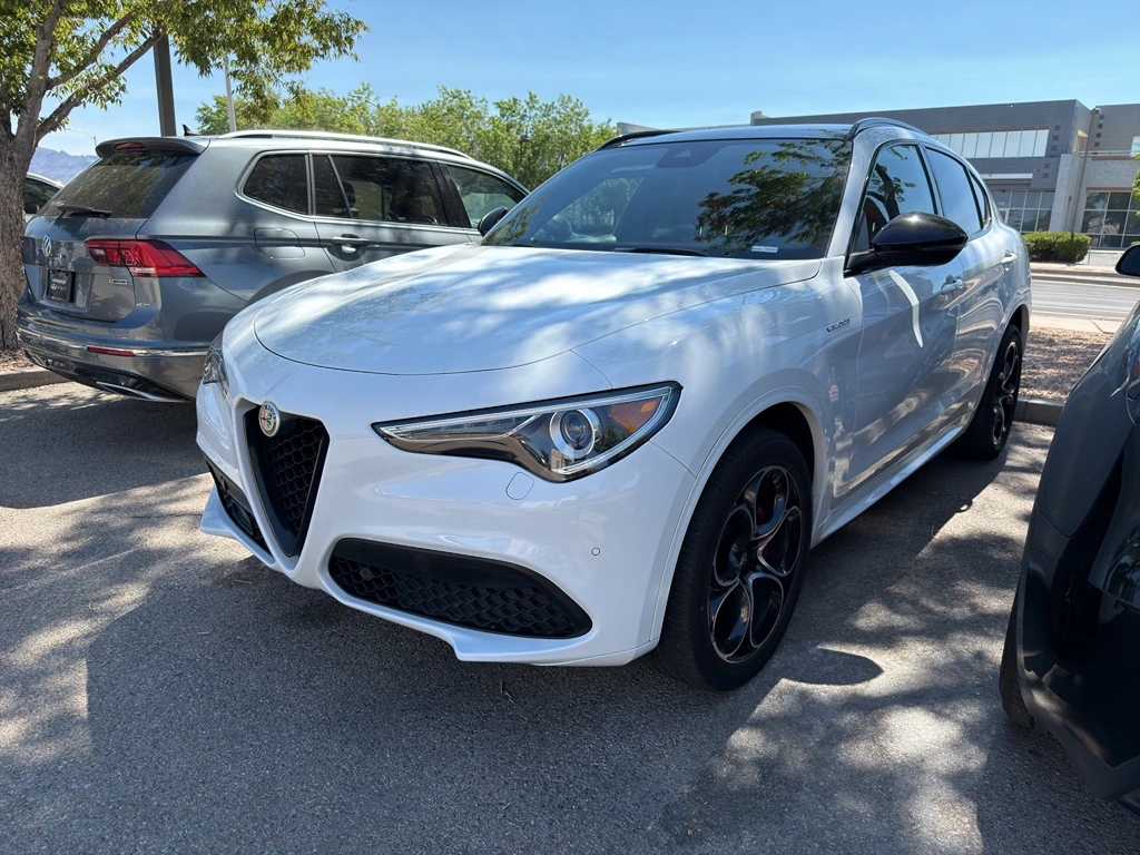 2023 Alfa Romeo Stelvio Veloce AWD's photo