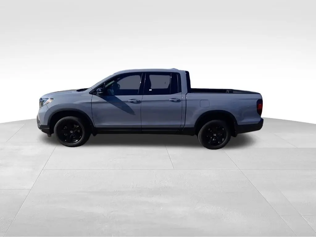 2022 Honda Ridgeline Black Edition photo 2