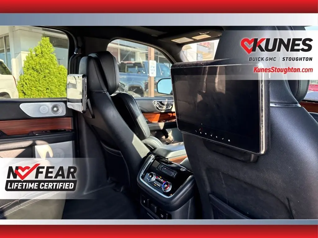 2019 Lincoln Navigator L Reserve photo 36