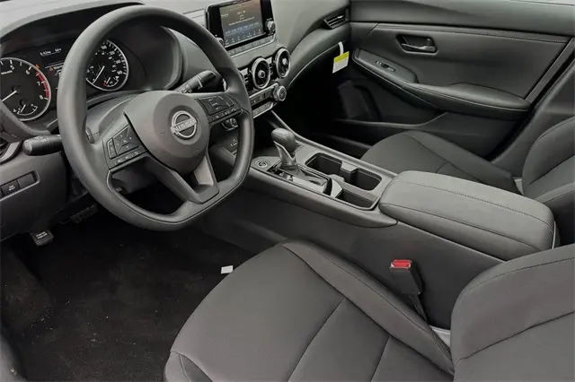 2025 Nissan Sentra S photo 7