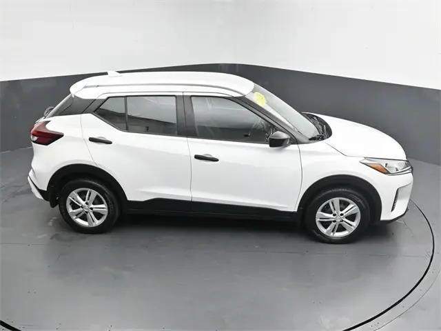 2023 Nissan Kicks S photo 27