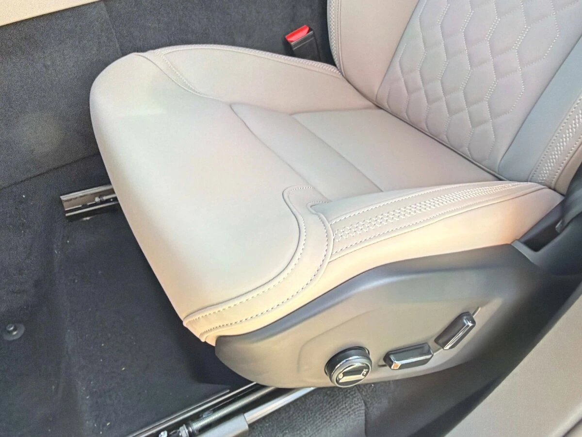 2026 Volvo - image 16