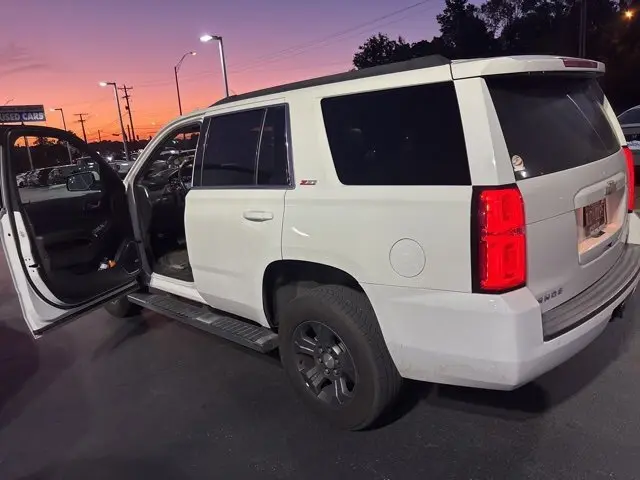 2016 Chevrolet Tahoe LT Z71 photo 3