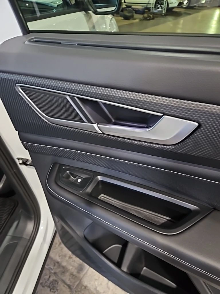 2026 Volkswagen Atlas Cross Sport SEL R-LINE - Photo 16