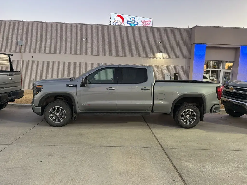 2025 GMC Sierra 1500 AT4's photo