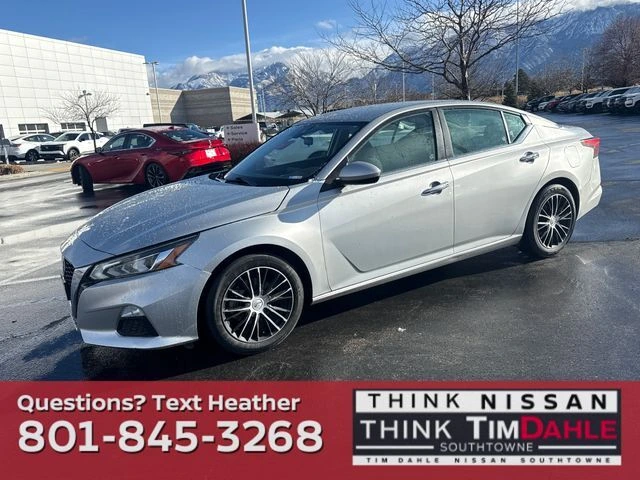 2021 Nissan Altima SV's photo