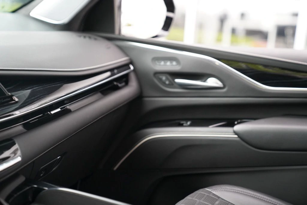 2023 Cadillac Escalade V-Series - Photo 30