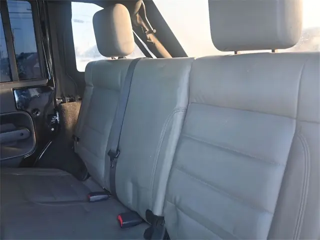 2010 Jeep Wrangler Unlimited X photo 8