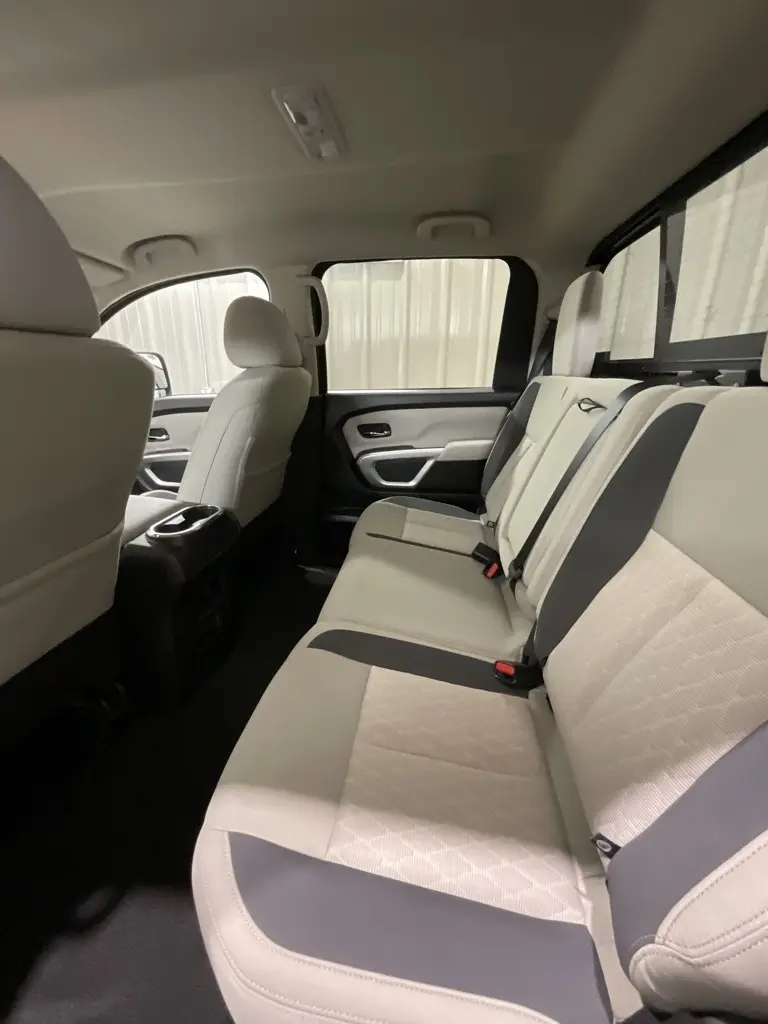 2024 Nissan Titan SV photo 8