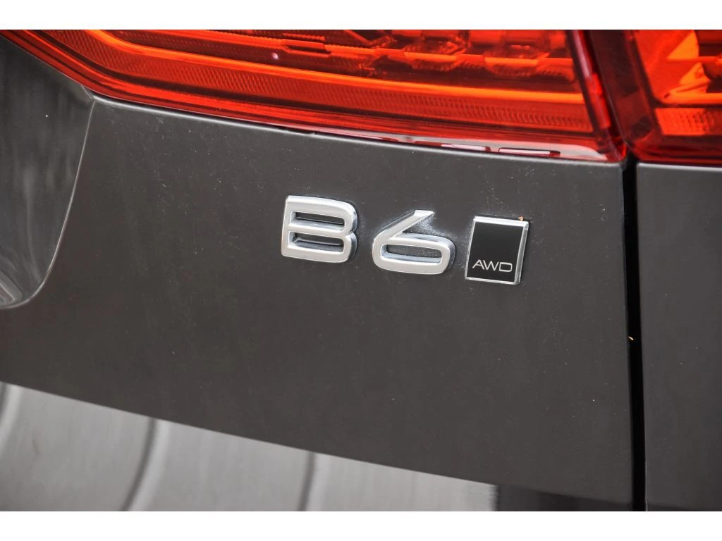 2022 Volvo - image 29