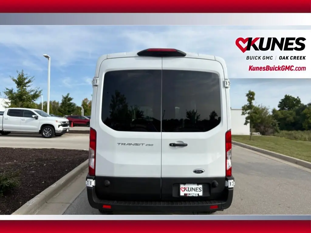 2024 Ford Transit photo 3