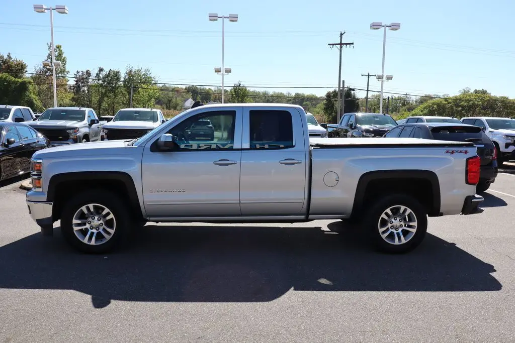 2015 Chevrolet Silverado LT photo 26