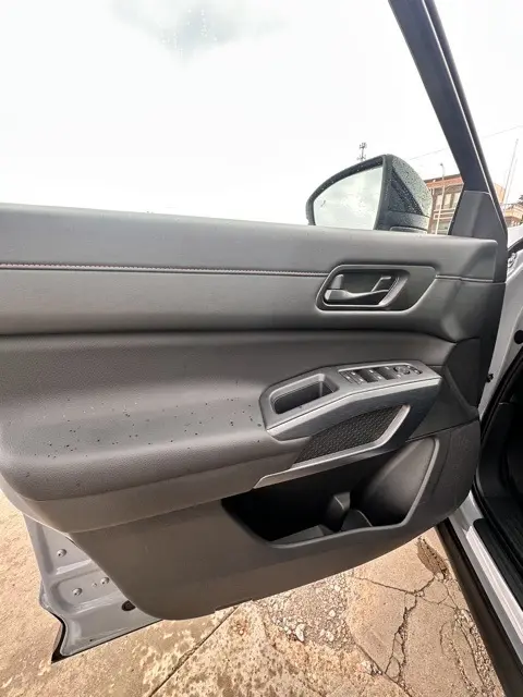 2025 Nissan Pathfinder Rock Creek photo 15