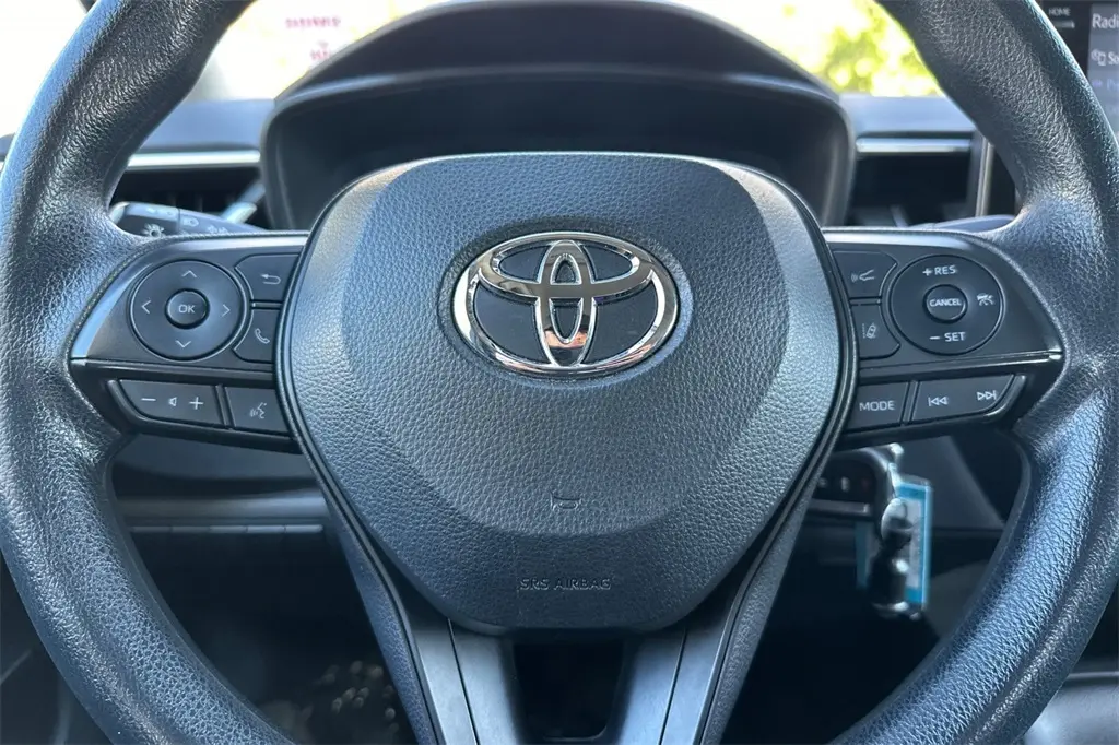 2022 Toyota Corolla LE photo 16
