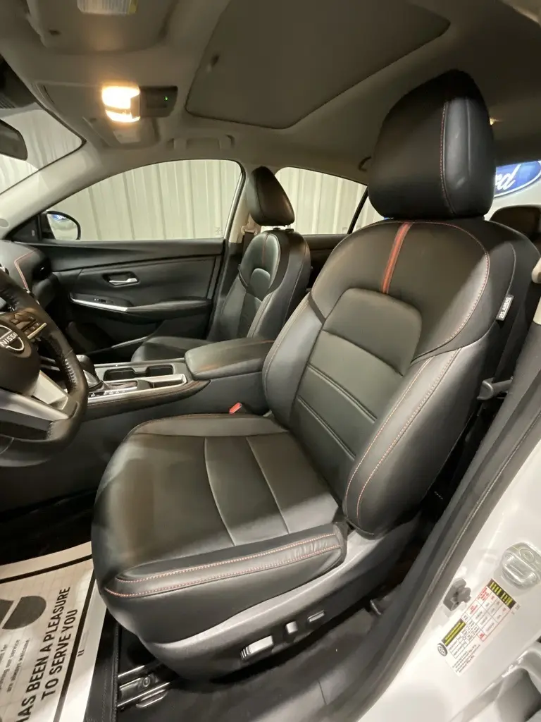 2024 Nissan Sentra SR photo 9