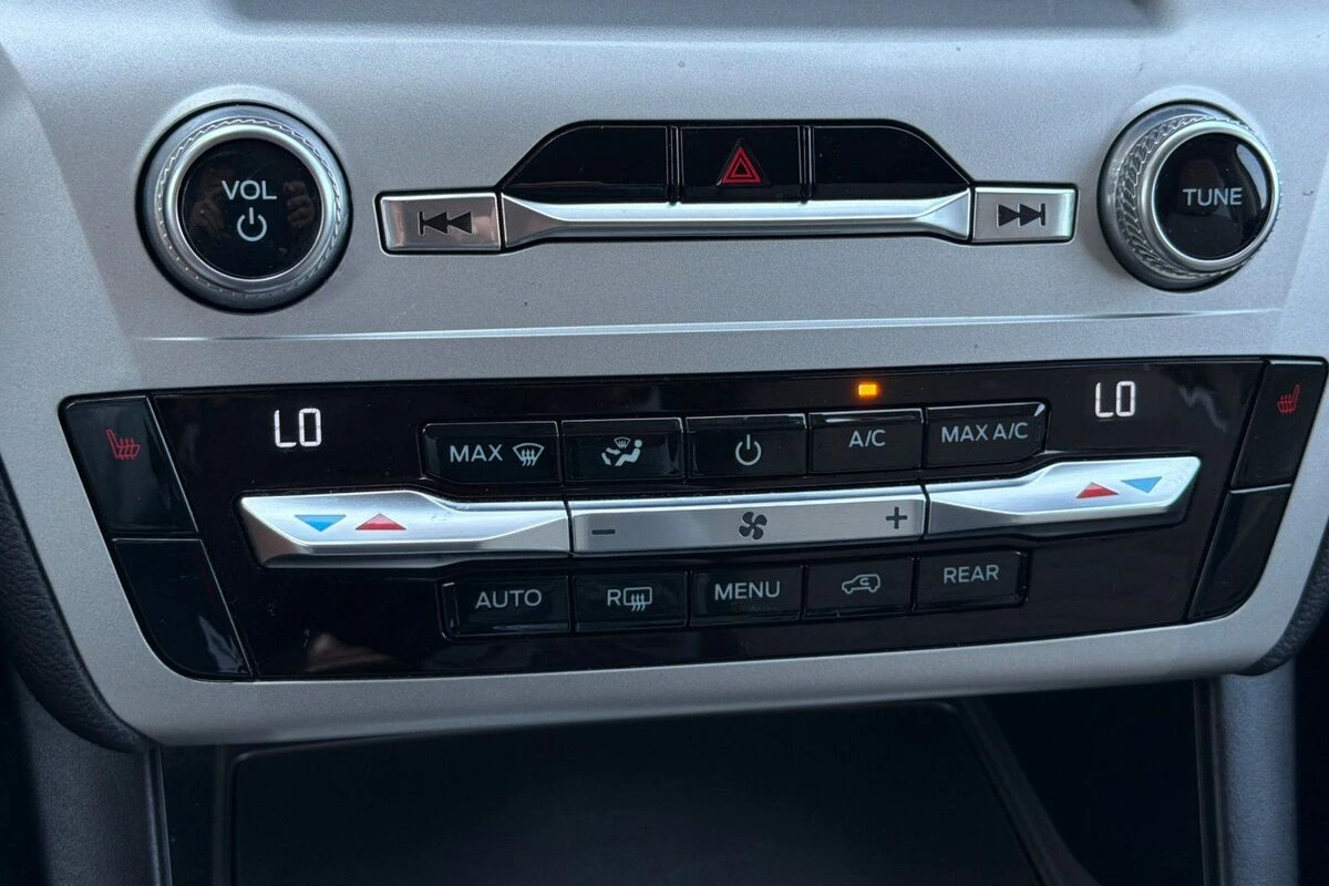 2021 Ford Explorer XLT - Photo 20