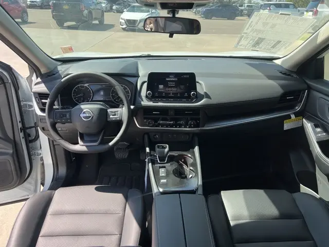 2026 Nissan Rogue SV photo 21
