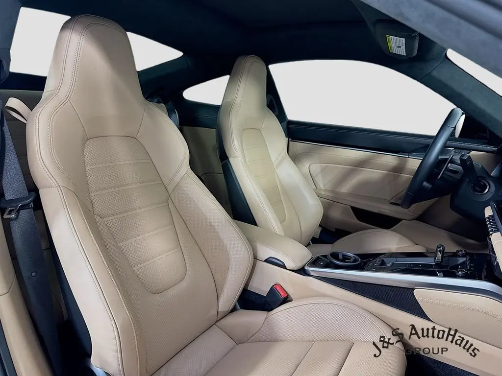 2022 Porsche 911 Turbo S photo 30