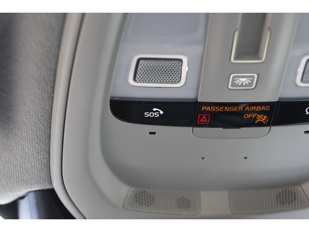 2026 Volvo - image 38