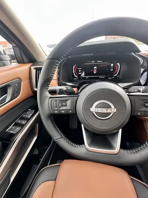 2025 Nissan Pathfinder Platinum photo 12