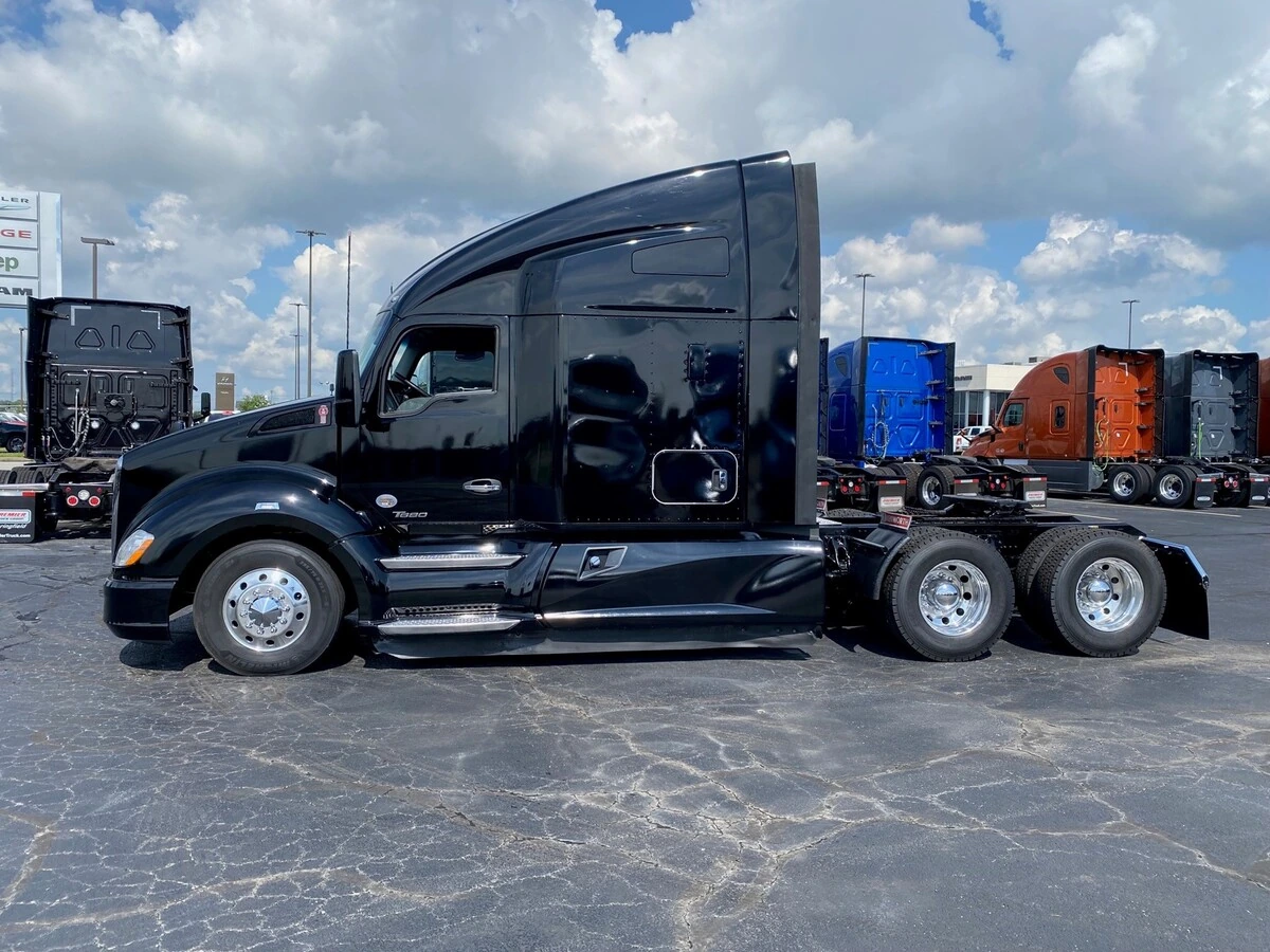 2023 Kenworth T680 - image 2