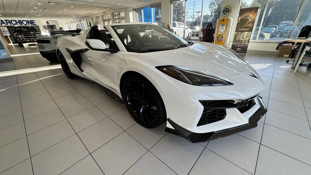 2025 Chevrolet Corvette Z06 2LZ photo 2