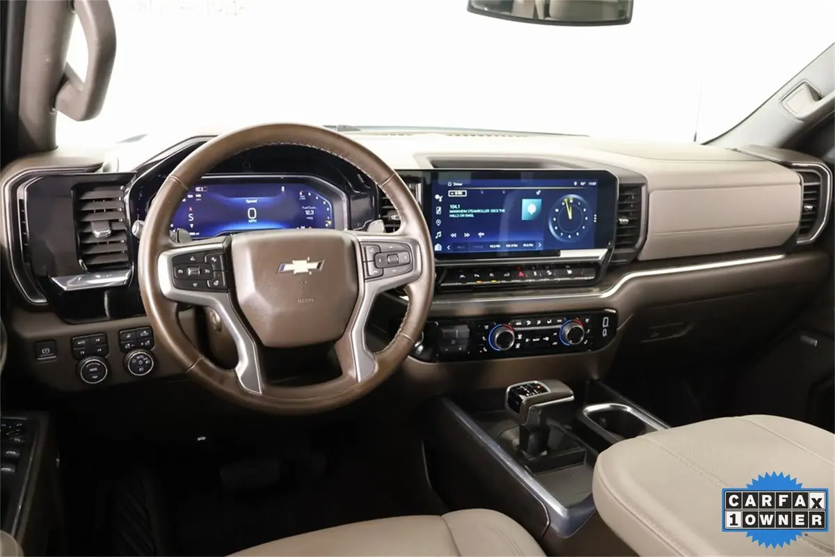 2024 Chevrolet Silverado 1500 LTZ photo 2