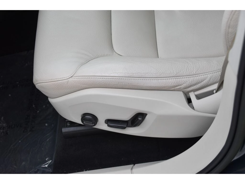 2023 Volvo - image 35