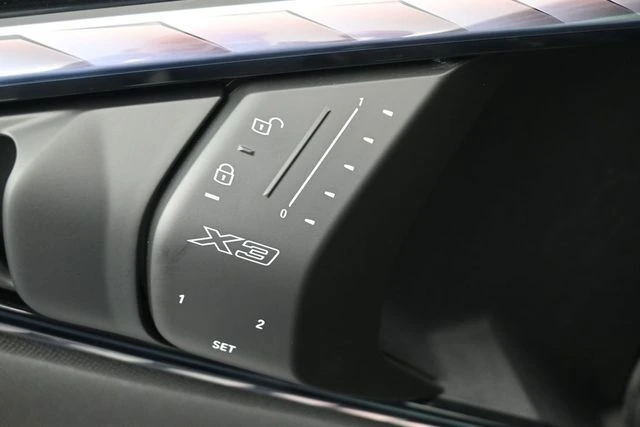 2025 BMW X3 30 - Photo 21