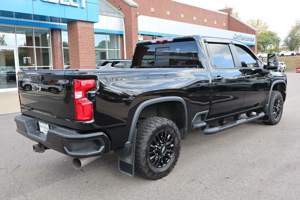 2022 Chevrolet Silverado LTZ photo 36