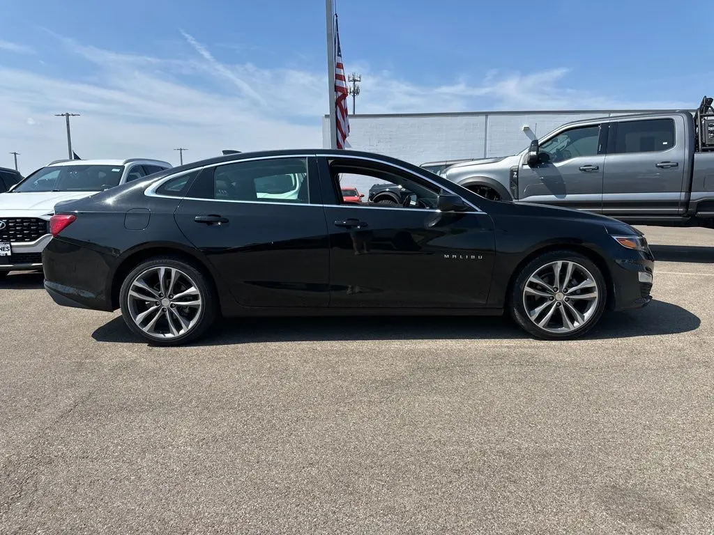 2023 Chevrolet Malibu 1LT photo 3