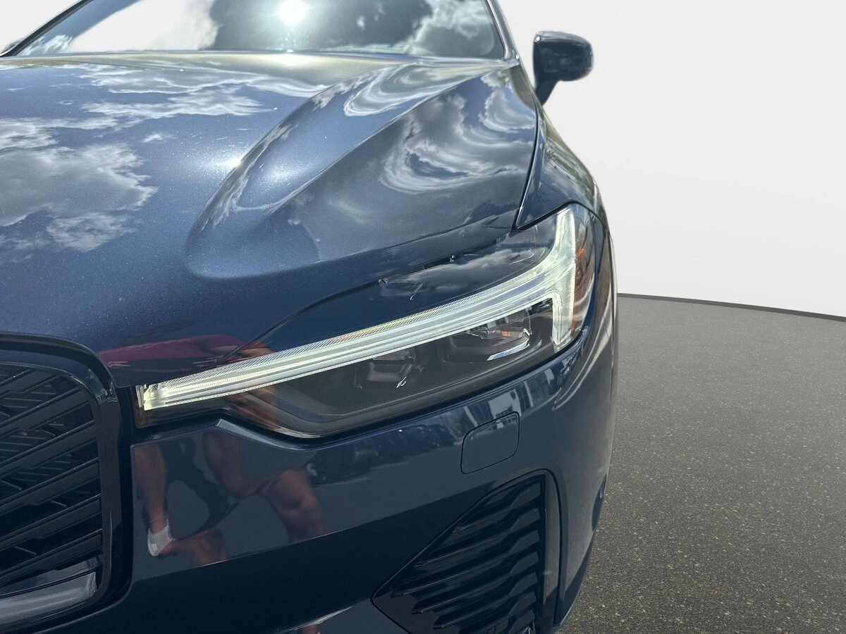 2026 Volvo - image 10