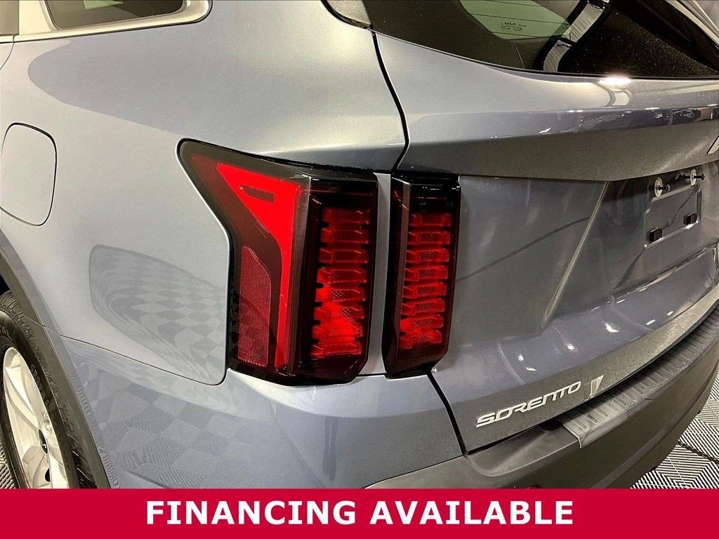 2023 Kia Sorento LX - Photo 20