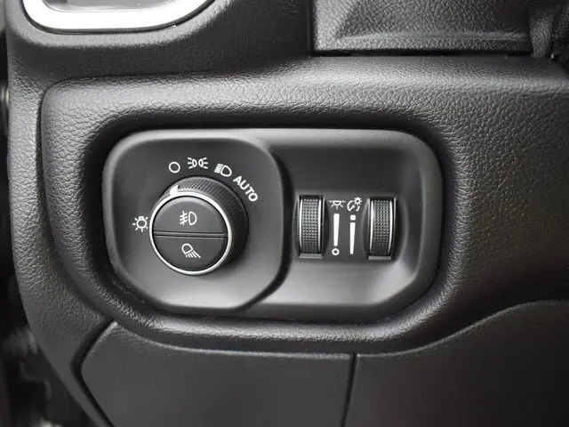 2024 Ram 2500 Laramie photo 27