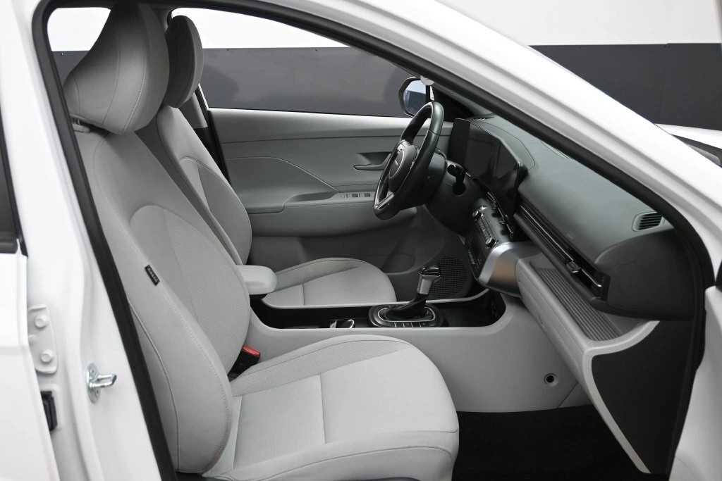 2025 Hyundai Kona SEL - Photo 28