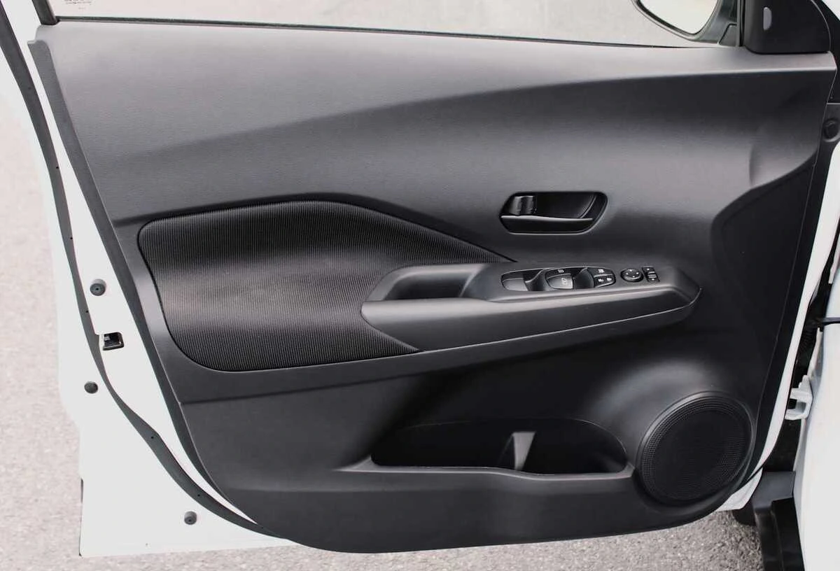 2025 Nissan KICKS PLAY Base - Photo 15