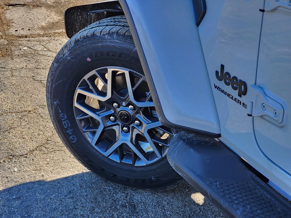 2025 Jeep Wrangler 4-Door Sahara - Photo 15