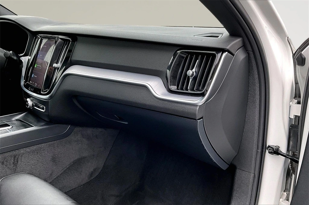 2023 Volvo - image 26