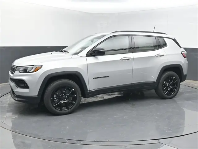 2026 Jeep Compass Latitude photo 2